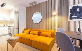 Duplex With Terrace Near Bcn